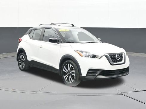 Used 2020 Nissan Kicks SV w/ Exterior Package image 1