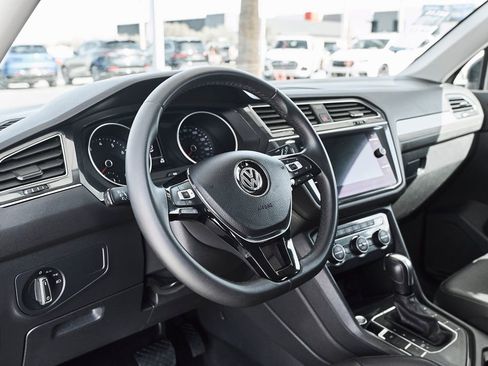 Used 2020 Volkswagen Tiguan SE FWD image 22