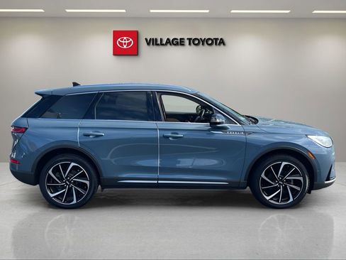 Used 2023 Lincoln Corsair Reserve w/ Equipment Group 202A image 6