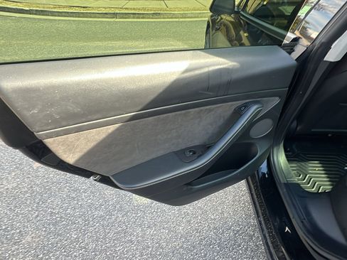 Used 2022 Tesla Model 3 image 23