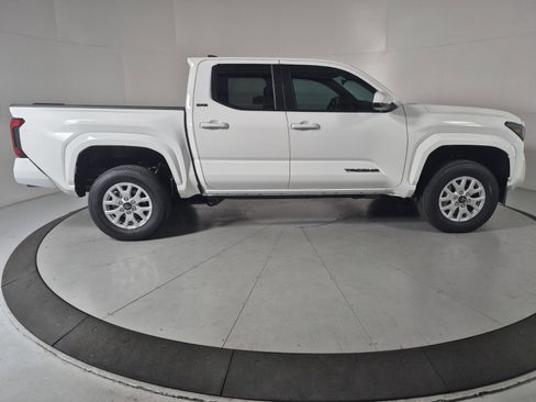 New 2026 Toyota Tacoma SR5 AWD/4WD image 5