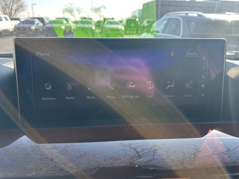 Used 2021 Lexus LX 570 4WD w/ Luxury Package image 15