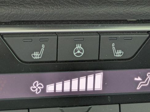 Used 2022 Nissan Sentra SR w/ SR Premium Package FWD image 25