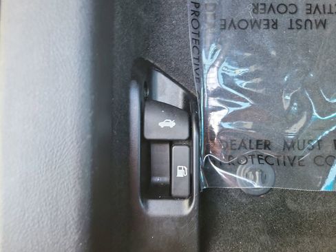 Used 2015 Toyota Camry SE image 30