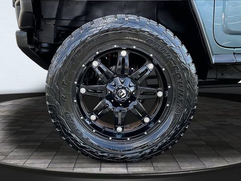 Used 2005 HUMMER H2 SUT w/ Preferred Equipment Group image 9