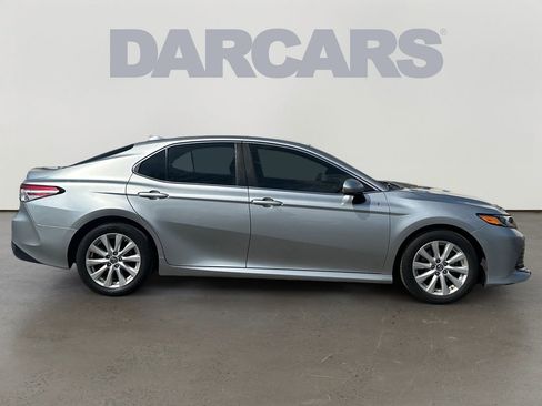Used 2019 Toyota Camry LE image 8