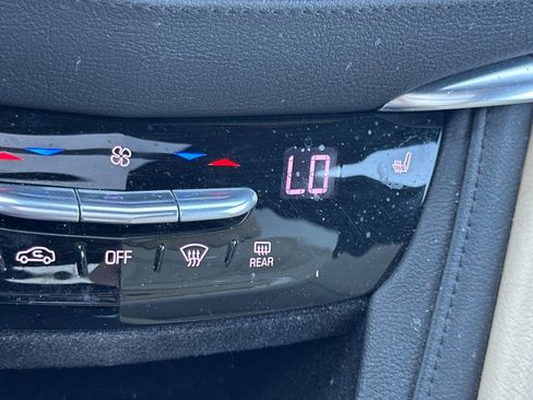 Used 2017 Cadillac XT5 Luxury w/ Driver Awareness Package AWD/4WD image 29