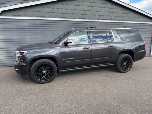 Used 2017 Chevrolet Suburban Premier AWD/4WD image 2