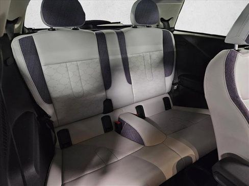 Certified 2025 MINI Cooper S image 18