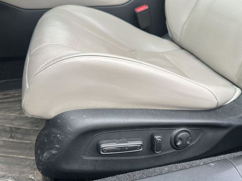 Used 2023 Honda Accord Touring image 12