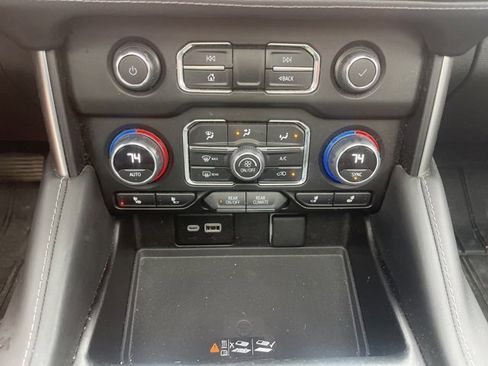 Used 2023 Chevrolet Tahoe Z71 w/ Luxury Package image 31