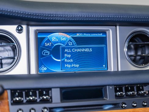 Used 2011 Rolls-Royce Phantom Sedan RWD image 57