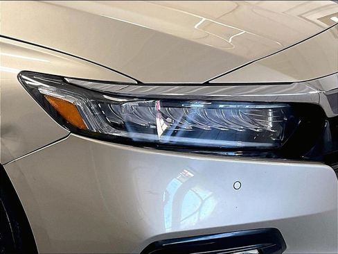 Used 2018 Honda Accord Touring image 33