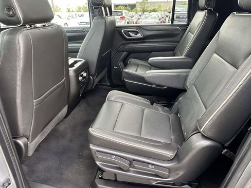 Certified 2021 GMC Yukon XL SLT w/ SLT Premium Package AWD/4WD image 14