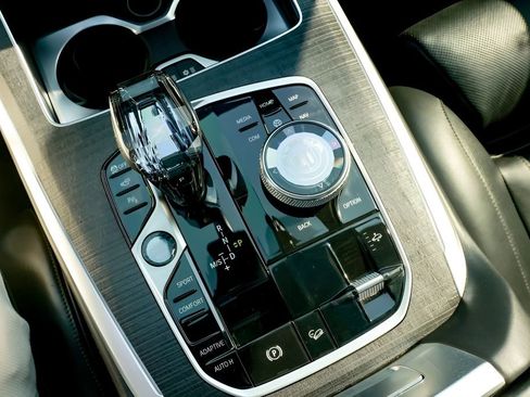 Used 2021 BMW ALPINA XB7 image 49