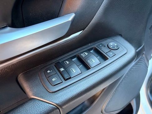 Used 2023 RAM 1500 Lone Star AWD/4WD image 17