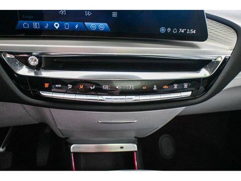 Used 2023 Cadillac Lyriq 2WD image 44