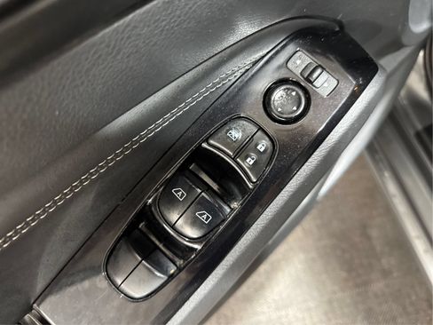 Used 2020 Nissan Altima 2.5 Platinum FWD image 32