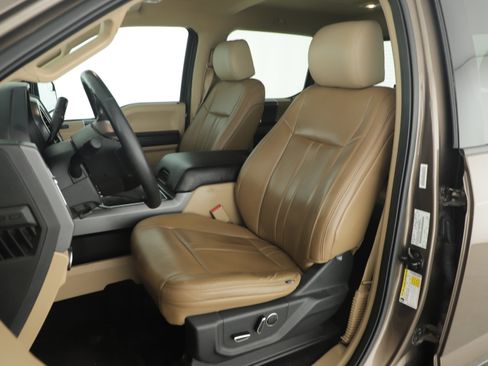 Used 2016 Ford F150 XLT w/ Equipment Group 302A Luxury image 10