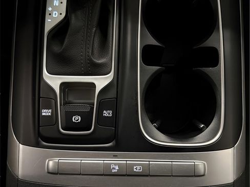 Used 2022 Kia Carnival LX image 14