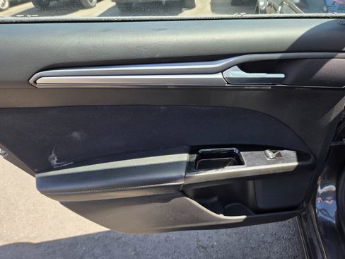 Used 2016 Ford Fusion SE FWD image 10