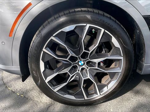 Used 2026 BMW X7 M60i image 11
