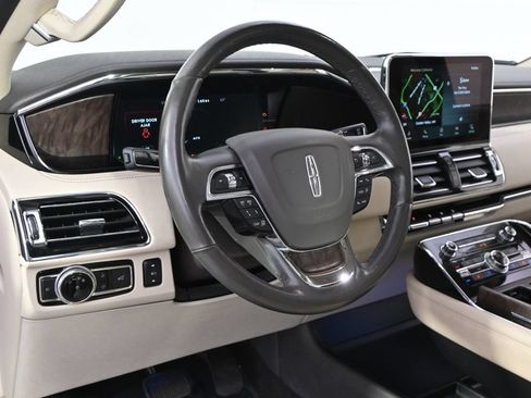 Used 2021 Lincoln Navigator Reserve AWD/4WD image 11