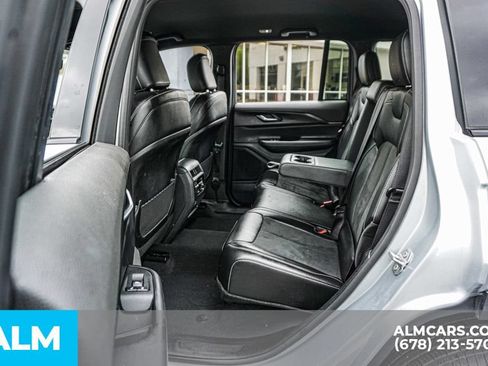 Used 2025 Jeep Grand Cherokee Altitude AWD/4WD image 20
