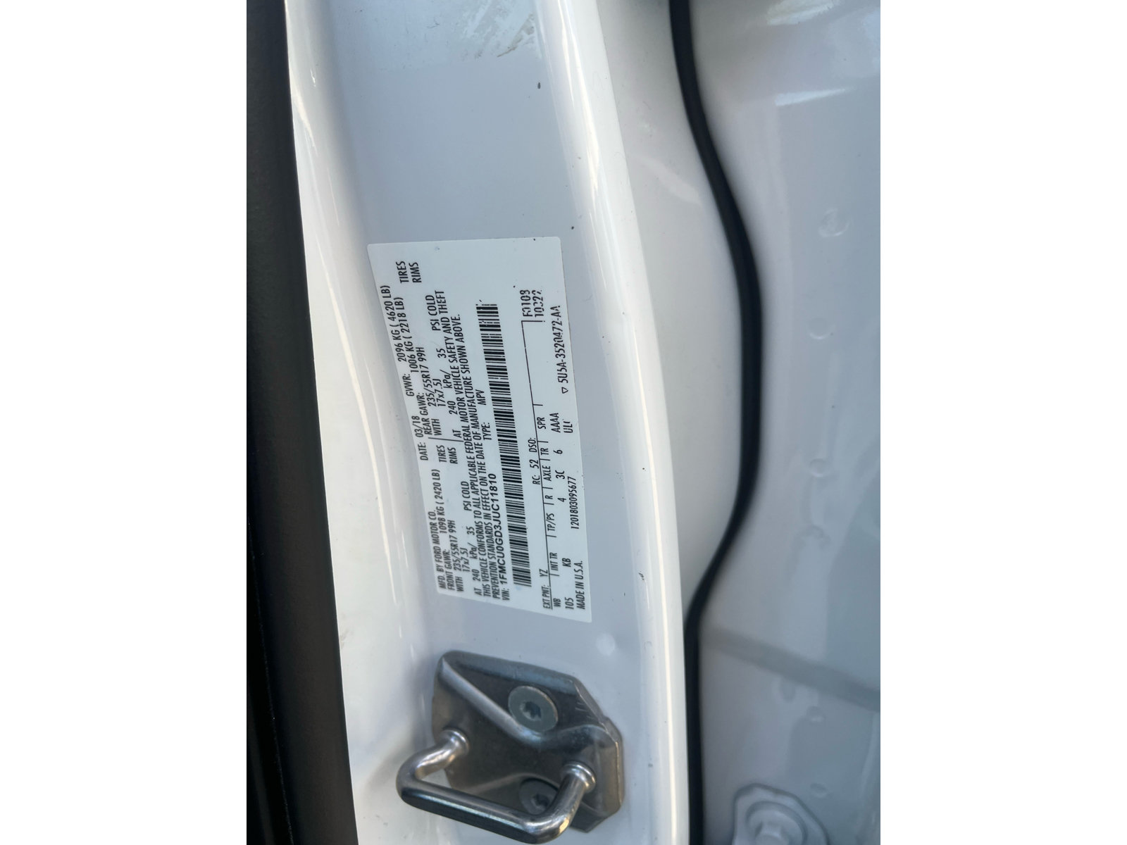 Used 2018 Ford Escape SE w/ Ford Safe & Smart Package FWD image 11