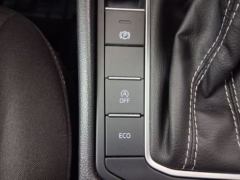 Used 2025 Volkswagen Jetta S FWD image 17