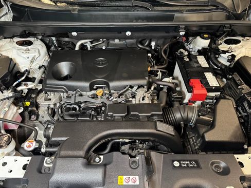 Used 2021 Toyota RAV4 XLE AWD/4WD image 23