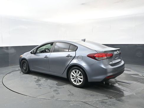 Used 2017 Kia Forte S image 3