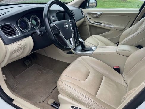 Used 2013 Volvo S60 T5 image 11