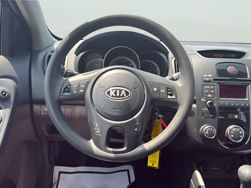 Used 2010 Kia Forte EX FWD image 19