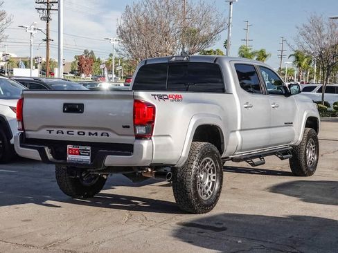 Used 2019 Toyota Tacoma TRD Sport image 4