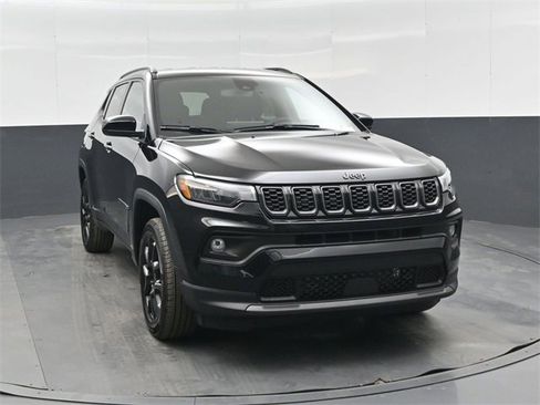 New 2026 Jeep Compass Latitude image 10