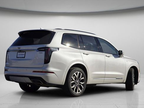 Used 2021 Cadillac XT6 Sport w/ Platinum Package image 9