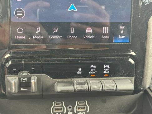 Used 2025 RAM 1500 Big Horn AWD/4WD image 32