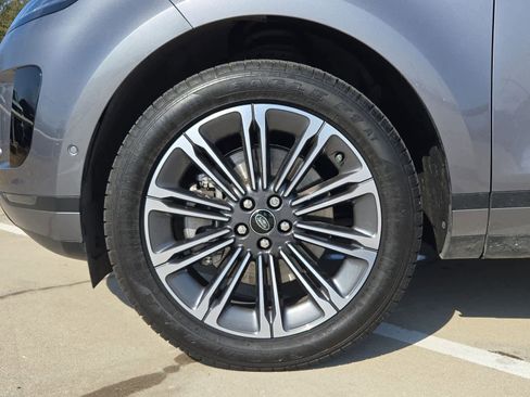 Used 2025 Land Rover Range Rover Evoque S image 12