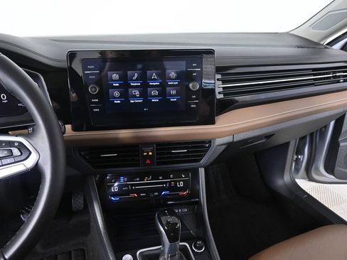 Used 2025 Volkswagen Jetta SEL FWD image 13