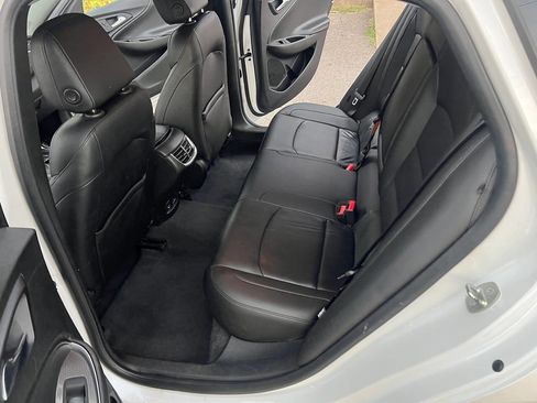 Used 2018 Chevrolet Malibu LT w/ Leather Package image 13
