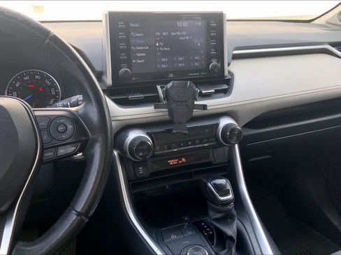 Used 2021 Toyota RAV4 XLE Premium AWD/4WD image 15
