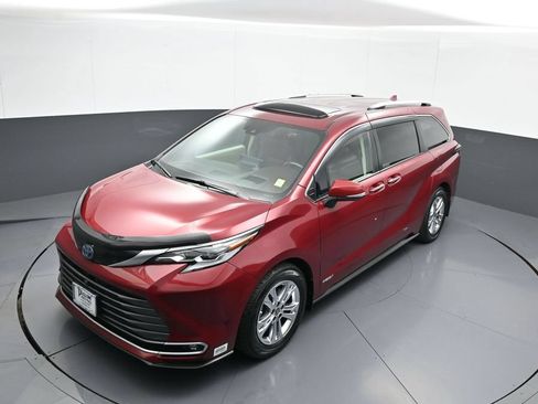 Used 2021 Toyota Sienna Platinum AWD/4WD image 35