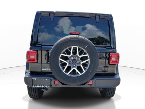 Used 2026 Jeep Wrangler Unlimited Sahara AWD/4WD image 5
