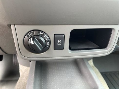 Used 2017 Nissan Frontier SV AWD/4WD image 19