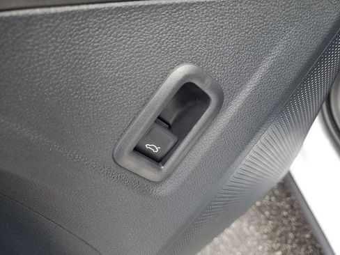 New 2026 Volkswagen Tiguan SE R-Line image 16