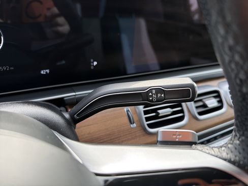 Certified 2025 Mercedes-Benz GLE 450e 4MATIC image 19