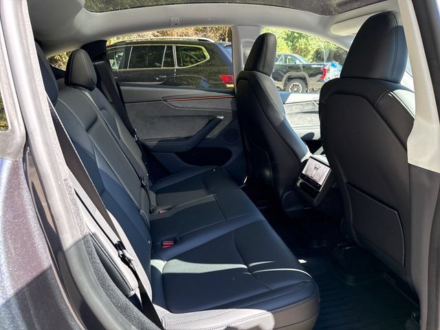 Used 2026 Tesla Model Y 2WD image 10