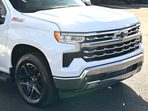 Used 2022 Chevrolet Silverado 1500 LTZ w/ LTZ Premium Package image 29