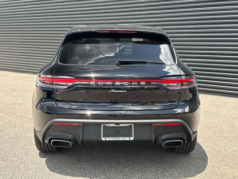Certified 2025 Porsche Macan image 9